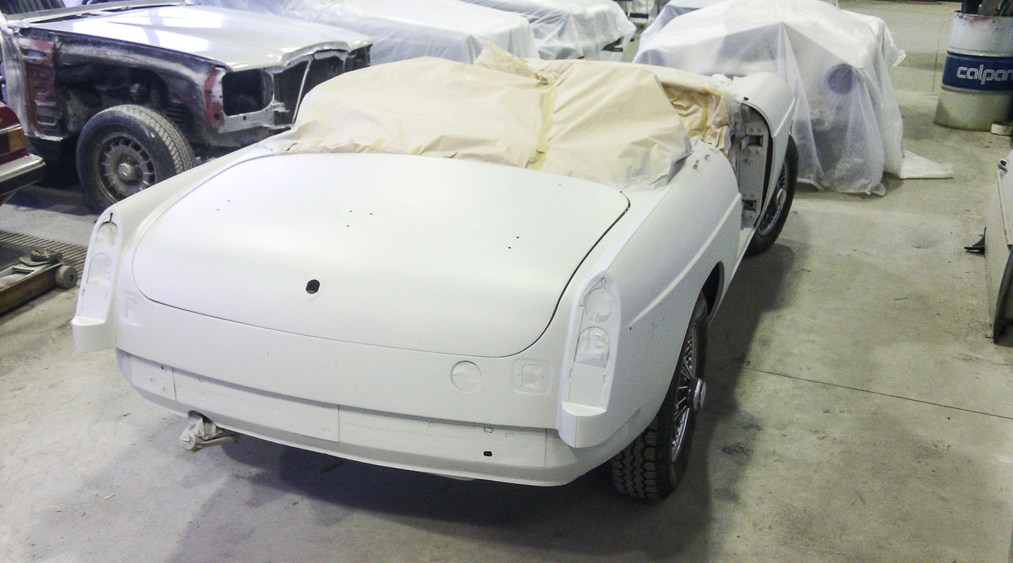 Automobile Genieser, MGB 1979, Lackierung, Grundierung, Restauration, Oldtimer, Youngtimer, KFZ Reperatur, Spezialisierung, Bad Dürkheim