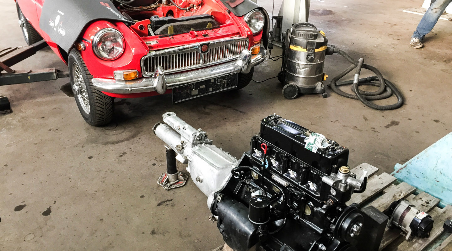 Automobile Genieser, MGB 1979, Motorblock, Motorreperatur, Restauration, Oldetimer, Motosausbau, Youngtimer, KFZ Reperatur, Spezialisierung, Bad Dürkheim